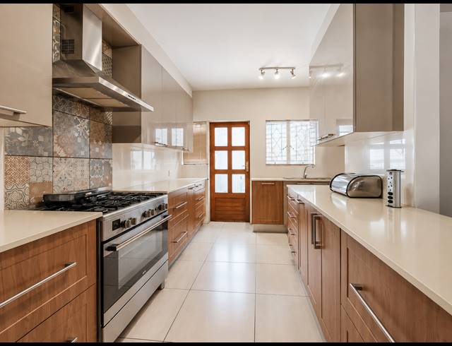 4 BEDROOM TOWNHOUSE FOR SALE IN THREE RIVERS